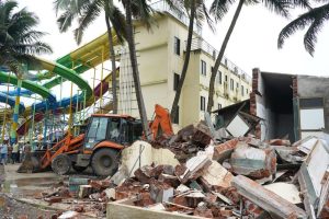 Maharashtra: Hammer on illegal constructions after leader's death!