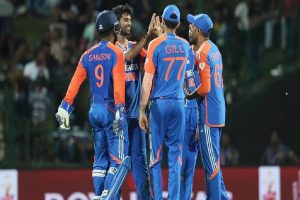 india-beats-sri-lanka-3rd-t20-match-in-super-over-claims-series-win-sundar-suryakumar-and-rinku-shines-with-bowling