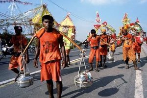 Uttar Pradesh: Attack on Kavadis carrying Ganga water from Haridwar!