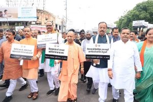 CM-Yogi-Adityanath-in-maun-padyatra-on-Vibhajan-Vibhishika-Smriti-Divas