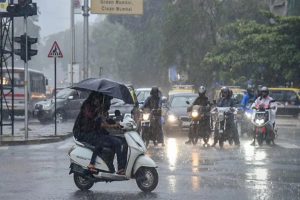 Heavy-rain-warning-in-Maharashtra-orange-alert-in-Thane-Mumbai-and-red-alert-in-these-cities