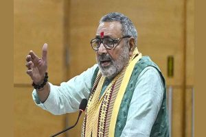 Attack-on-Union-Minister-Giriraj-Singh-during-Jana-darbar