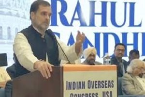 Rahul Gandhi: There is a fight over whether Sikhs will be able to wear turban and kada in India or not!