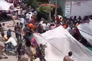 Telangana: Lathi charge on Hindus protesting for the temple!