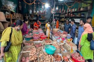 declining-sales-of-made-in-china-items-may-hit-by-1-25-lakh-crore-rs-vocal-for-local