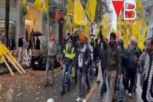 Khalistanis' front in Vancouver, Canada, slogans of Trudeau Zindabad, Modi's effigy, Indian flag torn!