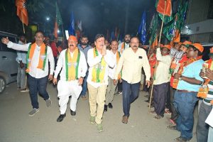 Atul-Bhatkhalkars-campaign-gains-momentum-in-Kandivali