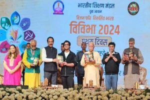 Sarsanghchalak-Mohan-Bhagwat-and-ISRO-chief-Somnath-praised-Sanatan