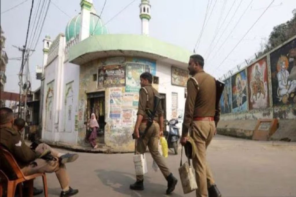 Sambhal Violence : पुलिस कार्रवाई की पत्नी ने की तारीफ, नाराज पति ने दे दिया ‘तीन तलाक’!