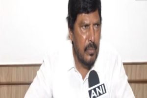 ramdas-athawale-eknath-shinde-upset-over-losing-maharashtra-cm-post