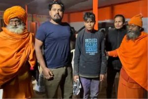 Mahakumbh-2025-Muslim-youth-Ayub-entered-Juna-Akhara-by-pretending-to-be-Ayush-caught-by-police