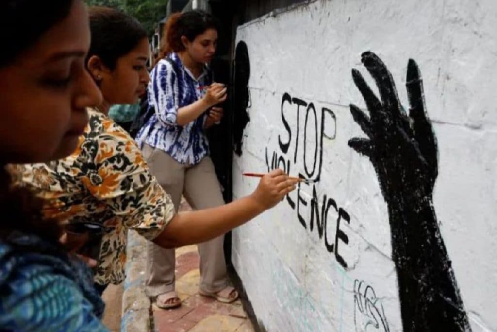 कोलकाता बलात्कार पीड़िता के माता-पिता ने सरकार से मुआवज़ा ठुकराया!