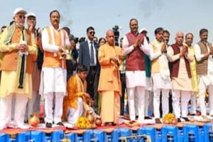 Mahakumbh-2025-CM-Yogi-performed-closing-prayers-and-Maa-Ganga-Aarti-at-the-Sangam