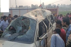 Mahakumbh-5-killed-4-seriously-injured-when-car-of-devotees-returning-home-after-Sangam-bath-overturns