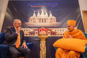 BAPS-created-the-glory-of-Sanatan-Dharma-on-the-global-stage-the-joy-of-Holi-spread-in-Sydney