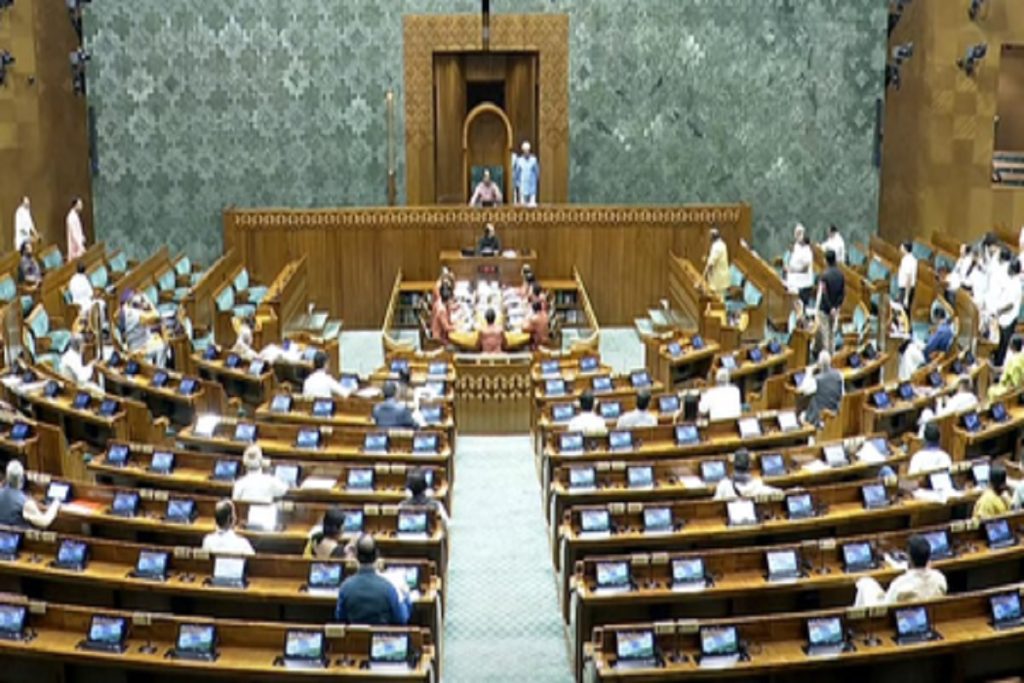 नए परिसीमन के विरोध में डीएमके सांसदों की ‘नारे लिखी टी-शर्ट’ से संसद की कार्यवाही स्थगित!