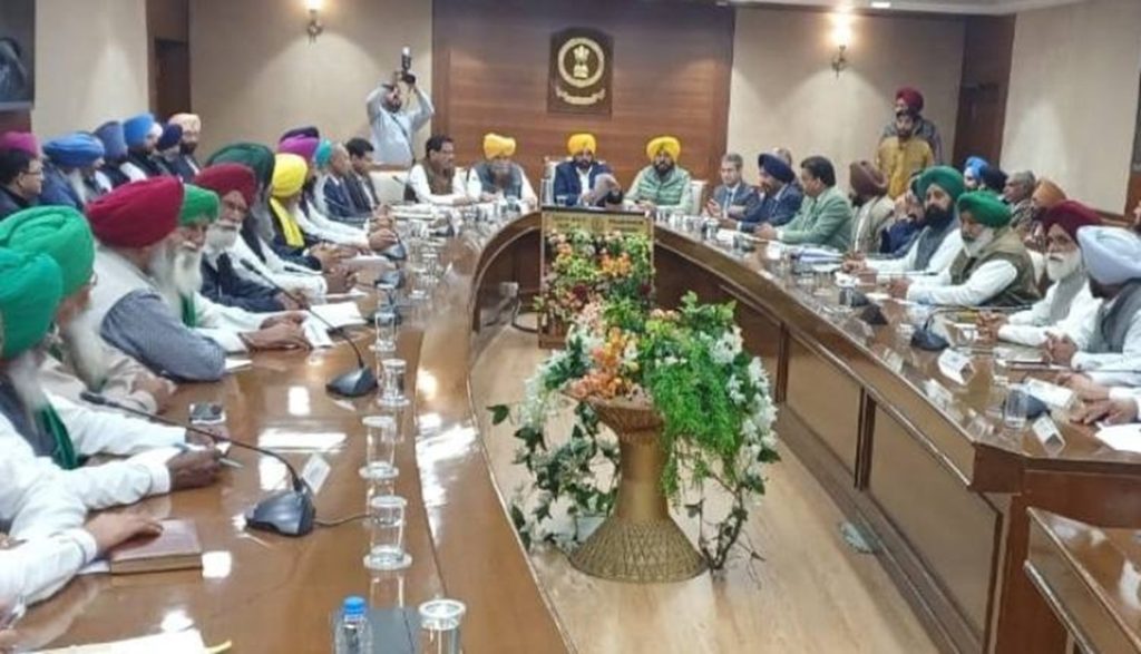 पंजाब सरकार के खिलाफ किसानों का मोर्चा, सीएम मान संग वार्ता रही विफल