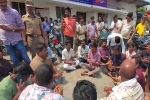 Tension-in-Mumbais-Mira-Road-over-allegations-of-beef-smuggling-Hindu-organisations-protest-police-accused-of-negligence