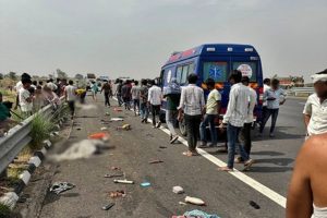 Delhi-Mumbai-Expressway-Pickup-hits-sanitation-workers-6-dead-5-injured