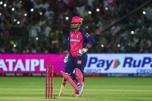 IPL-2025-14-year-old-Vaibhav-Suryavanshi-makes-his-debut-special-by-hitting-a-six-off-the-very-first-ball