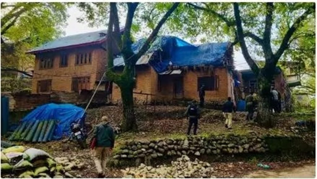 आतंकियों से पहले उनके घर किए ढेर, एक और बड़ी कारवाई !