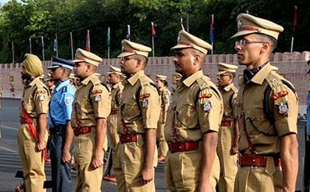 यूपी पुलिस में बड़ा फेरबदल: 24 पीपीएस अधिकारियों का तबादला, गृह विभाग की सूची जारी