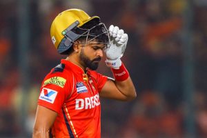 Shreyas-Iyer-surprises-SRH-as-they-chase-down-246-with-9-balls-to-spare