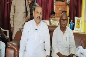 Tejashwi-Yadav-gets-support-from-Congress-MP-regarding-CM-face