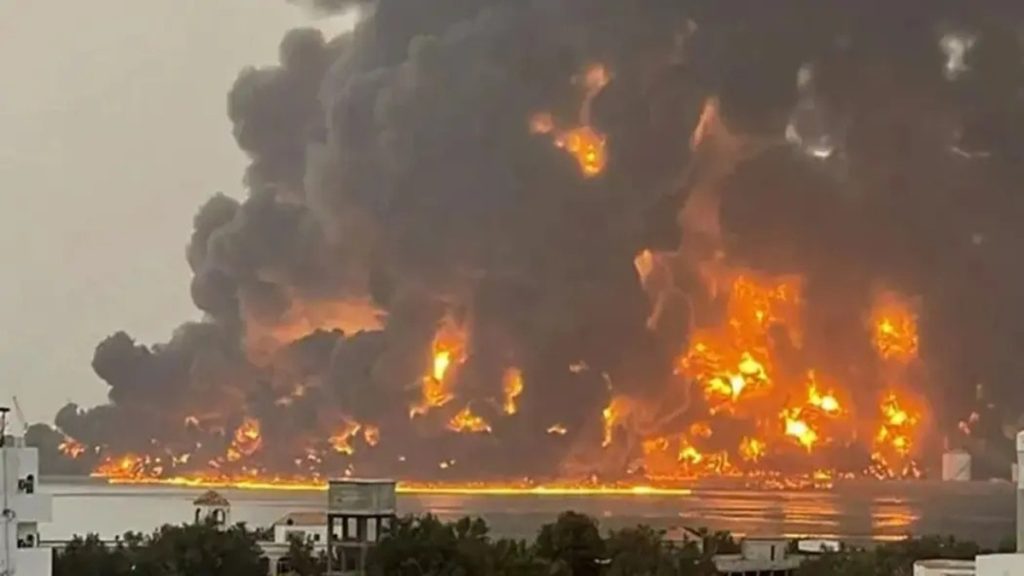 यमन में अमेरिकी हमले: बंदरगाह पर हवाई हमलों में 38 की मौत, 102 घायल