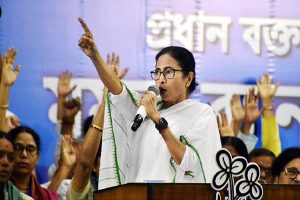 West-Bengal-Mamata-Banerjee-will-hold-a-meeting-with-clerics-and-Muslim-religious-leaders-Over-Waqf-law