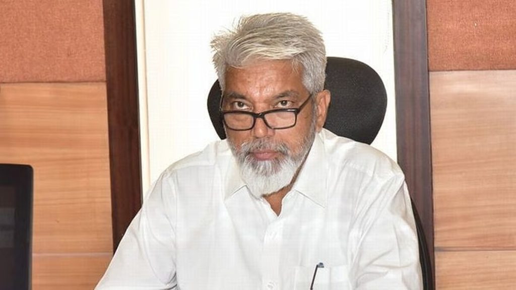 हिंदी अब अनिवार्य नहीं, वैकल्पिक होगी: महाराष्ट्र सरकार ने घुटने टेके, विरोध के बाद बदला फैसला