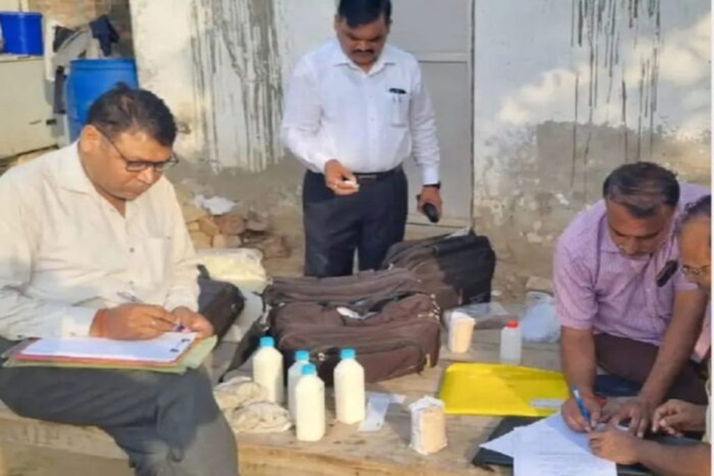 रसोइयों तक ऐसे पहुंचता है ज़हर; FSDA ने 850 किलो नकली पनीर किया जब्त!