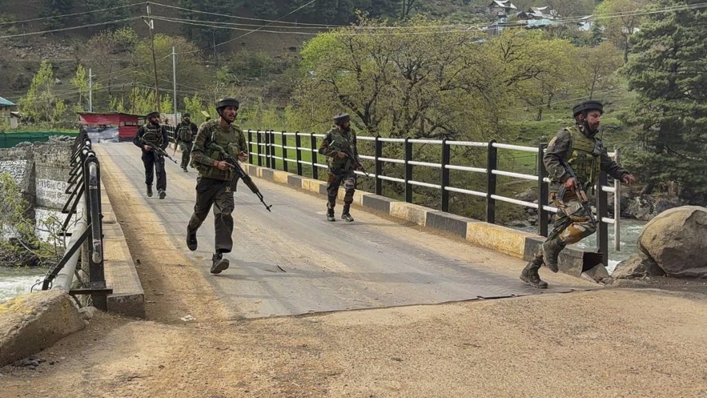 पहलगाम आतंकी हमले के बाद कश्मीर के 48 पर्यटन स्थल बंद, घाटी में गहरा डर और रोष