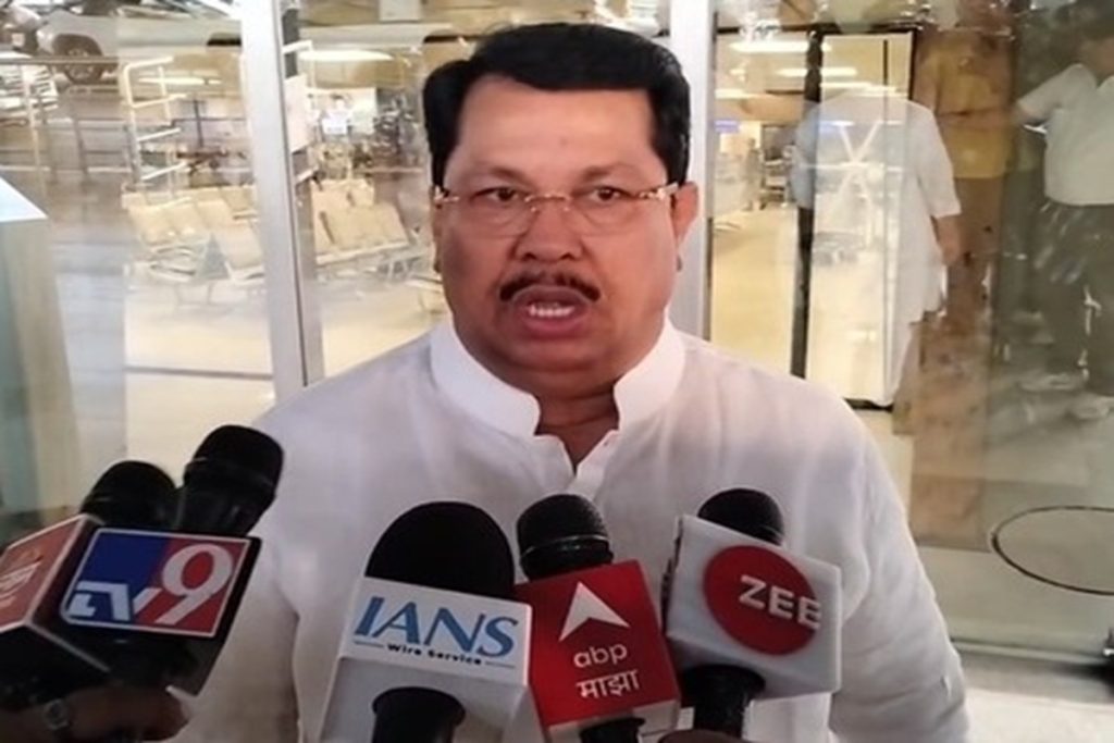 विवादित बयान देकर माफ़ी के मोर्चे पर लौटे कांग्रेस नेता विजय वडेट्टीवार !