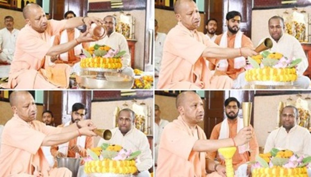 महादेव की आराधना में लीन योगी, गोरखनाथ मंदिर में रुद्राभिषेक से की संपूर्ण जगत कल्याण की कामना!