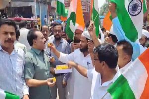 A-procession-was-taken-out-in-Maharajganj-on-the-success-of-Operation-Sindoor-people-distributed-sweets
