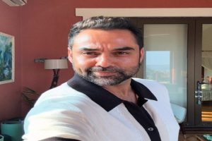 Abhay-Deol-tells-when-there-is-no-need-for-a-filter