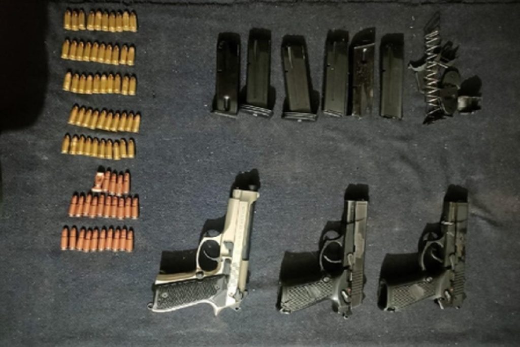 अमृतसर में बीएसएफ ने नाकाम की आतंकी साजिश, बरामद किए हथियार!