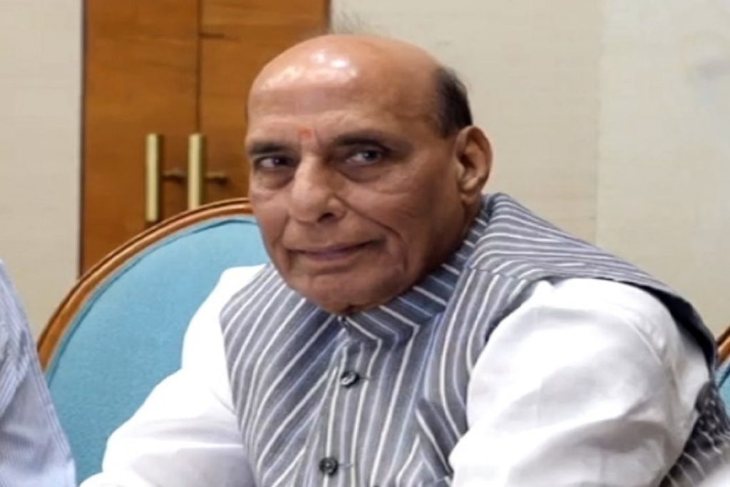 रक्षा मंत्री जाएंगे भुज एयरबेस, कर चुके हैं पश्चिमी सीमा पर सुरक्षा की समीक्षा!