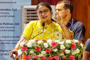 Delhi-CM-presents-details-of-100-days-of-work-cornered-AAP-on-corruption