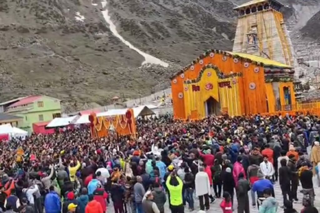 केदारनाथ: टोकन सिस्टम से खुश श्रद्धालु, कहा- अब नहीं लगती लंबी लाइन!