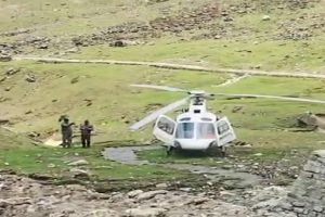 Emergency-landing-of-heli-ambulance-due-to-technical-fault-in-Kedarnath-two-AIIMS-doctors-and-a-pilot-survive