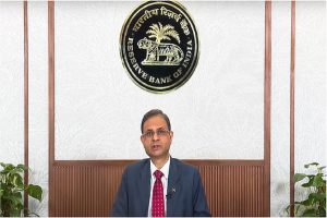 Government-gets-record-dividend-from-RBI-fiscal-deficit-likely-to-come-down-to