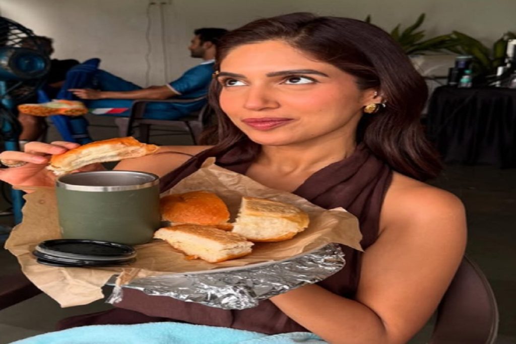 बॉलीवुड: मानसून में भूमि को बन-मस्का और चाय से मिलती राहत!