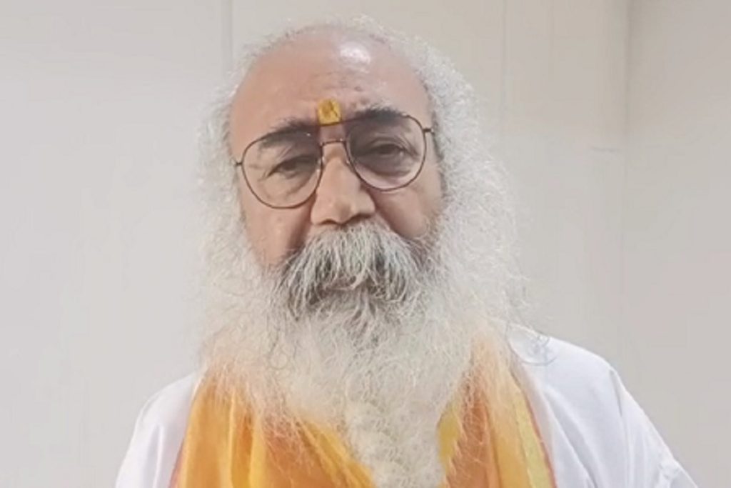 राहुल गांधी पाकिस्तान से भी लड़ें तो भारी बहुमत से जीतेंगे: आचार्य प्रमोद!