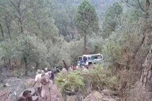Jammu-and-Kashmir-Bus-falls-into-ditch-in-Poonch-two-dead-40-injured