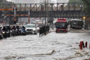 Monsoon-arrived-in-Mumbai-15-days-earlier-devastation-in-May-after-107-years