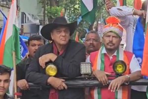 Mukesh-Khanna-joined-Bharat-Zindabad-Yatra-got-angry-at-those-who-questioned-Operation-Sindoor