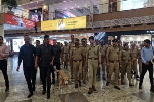 Noida-Tricks-to-deal-with-air-attack-taught-in-mock-drill-commandos-took-charge