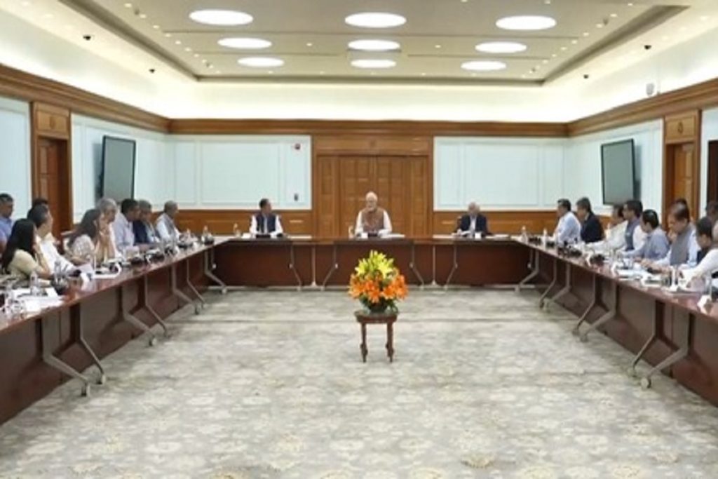 पीएम मोदी ने सचिवों संग उच्च स्तरीय बैठक कर मौजूदा हालात पर चर्चा !